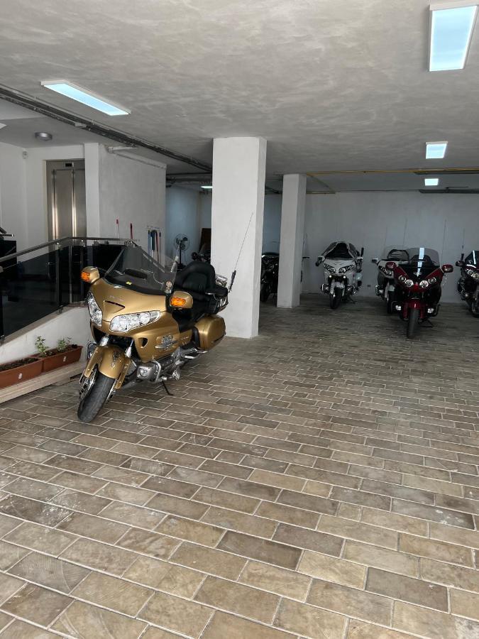 Mervin Hotel Krujë Eksteriør billede