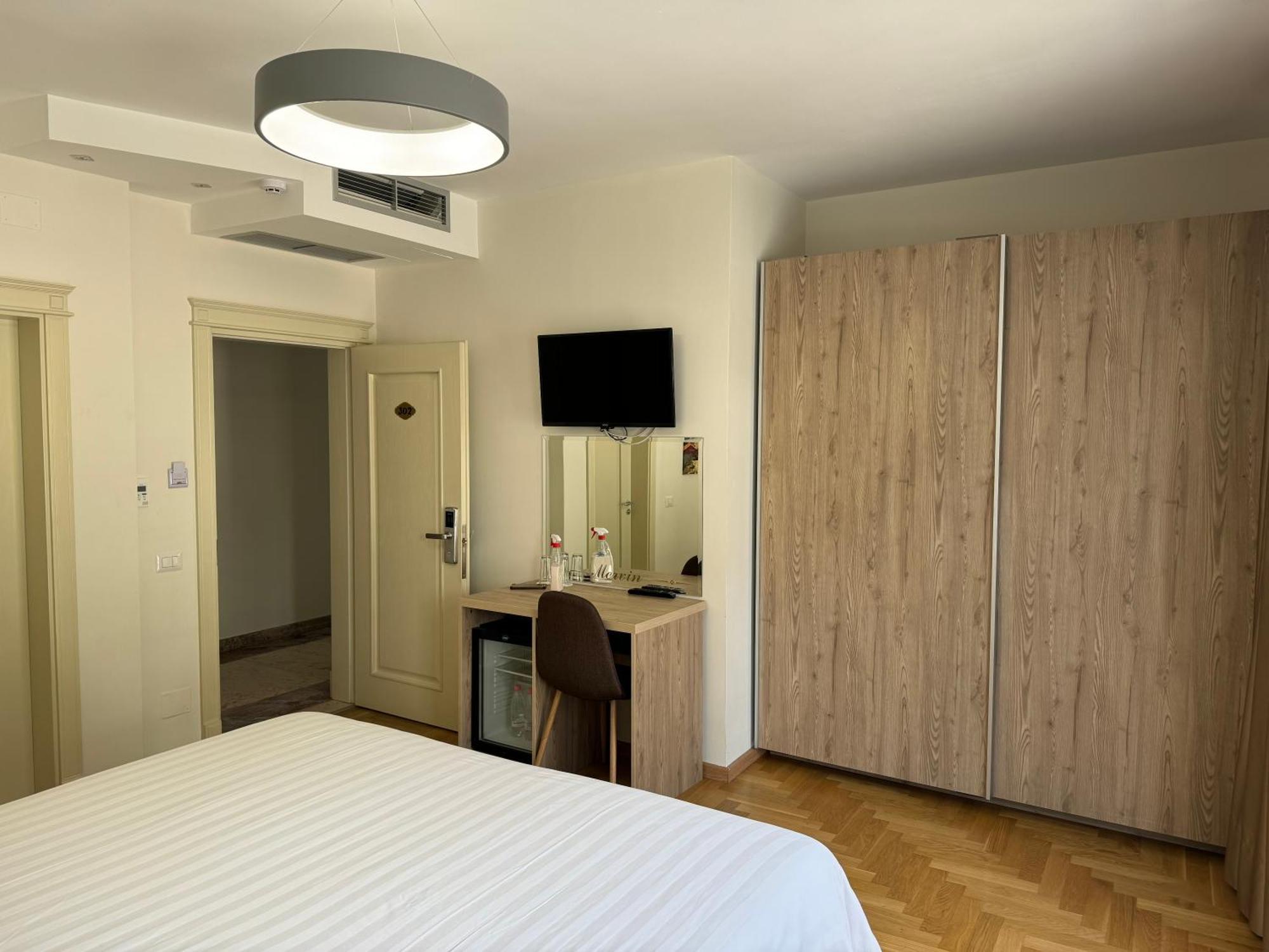 Mervin Hotel Krujë Eksteriør billede