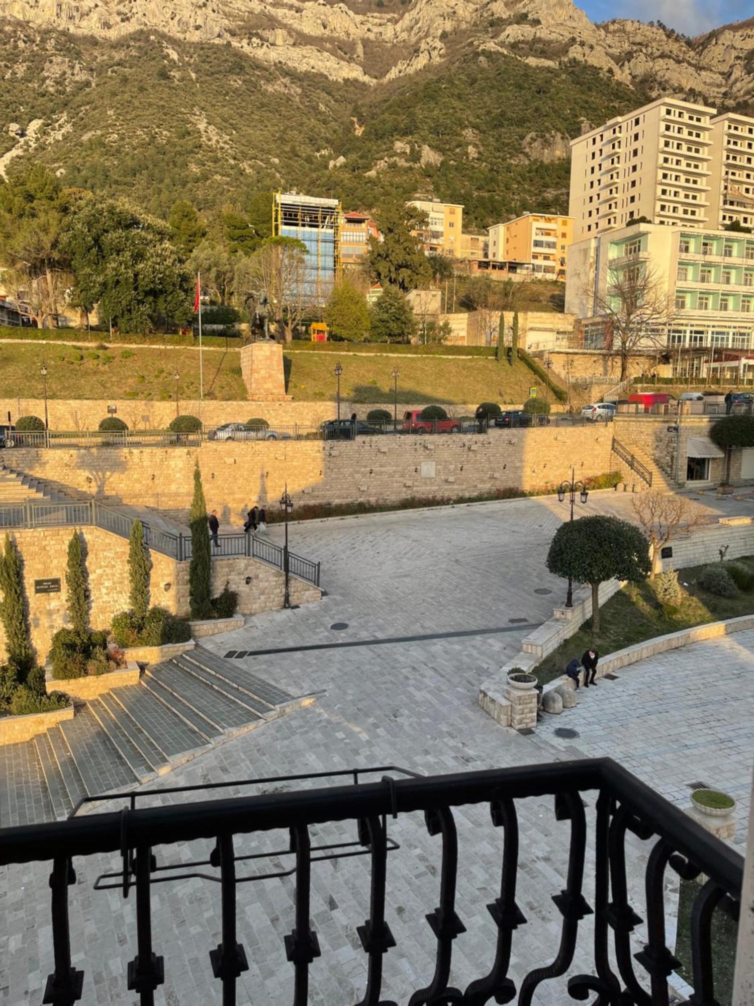 Mervin Hotel Krujë Eksteriør billede
