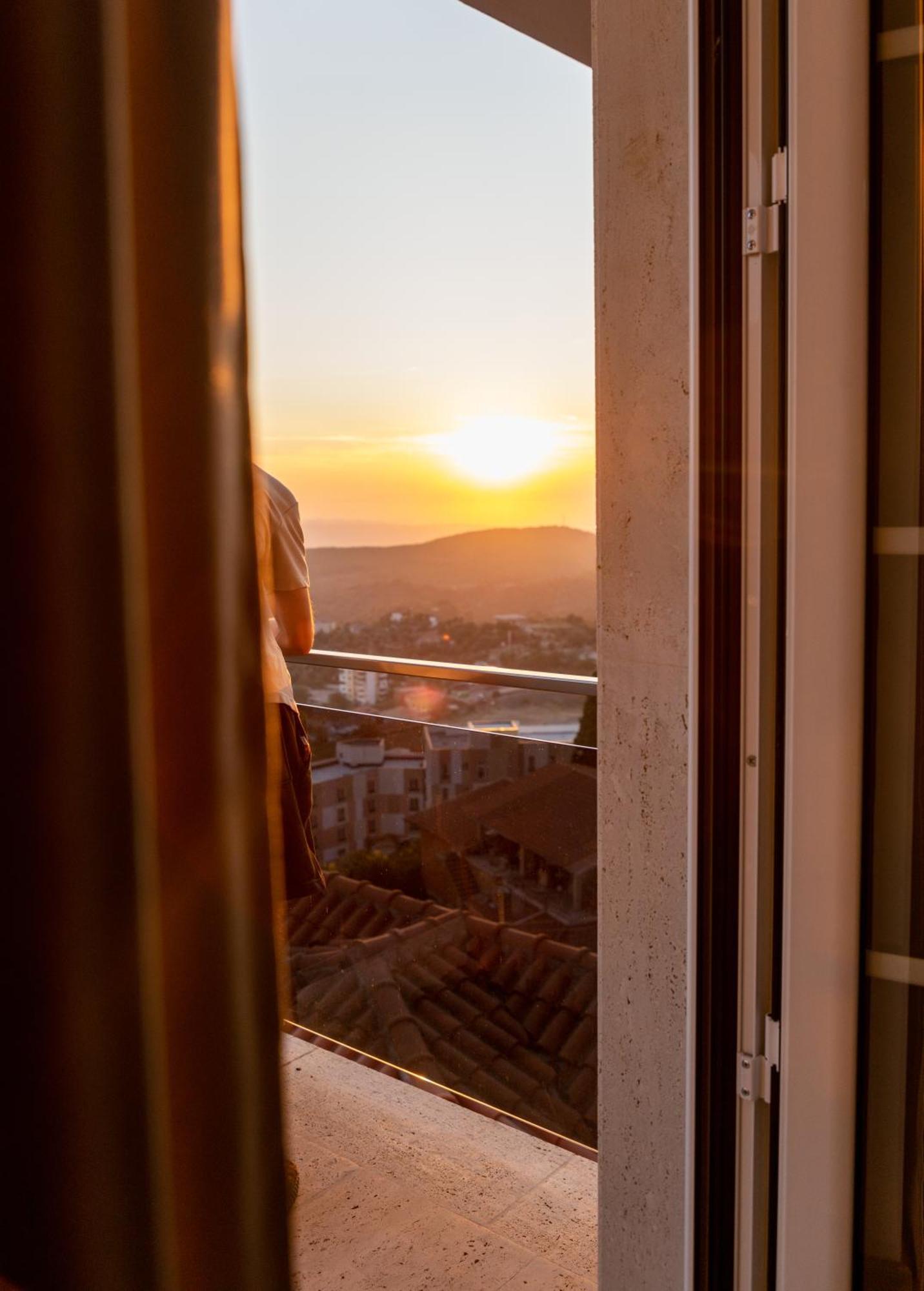 Mervin Hotel Krujë Eksteriør billede