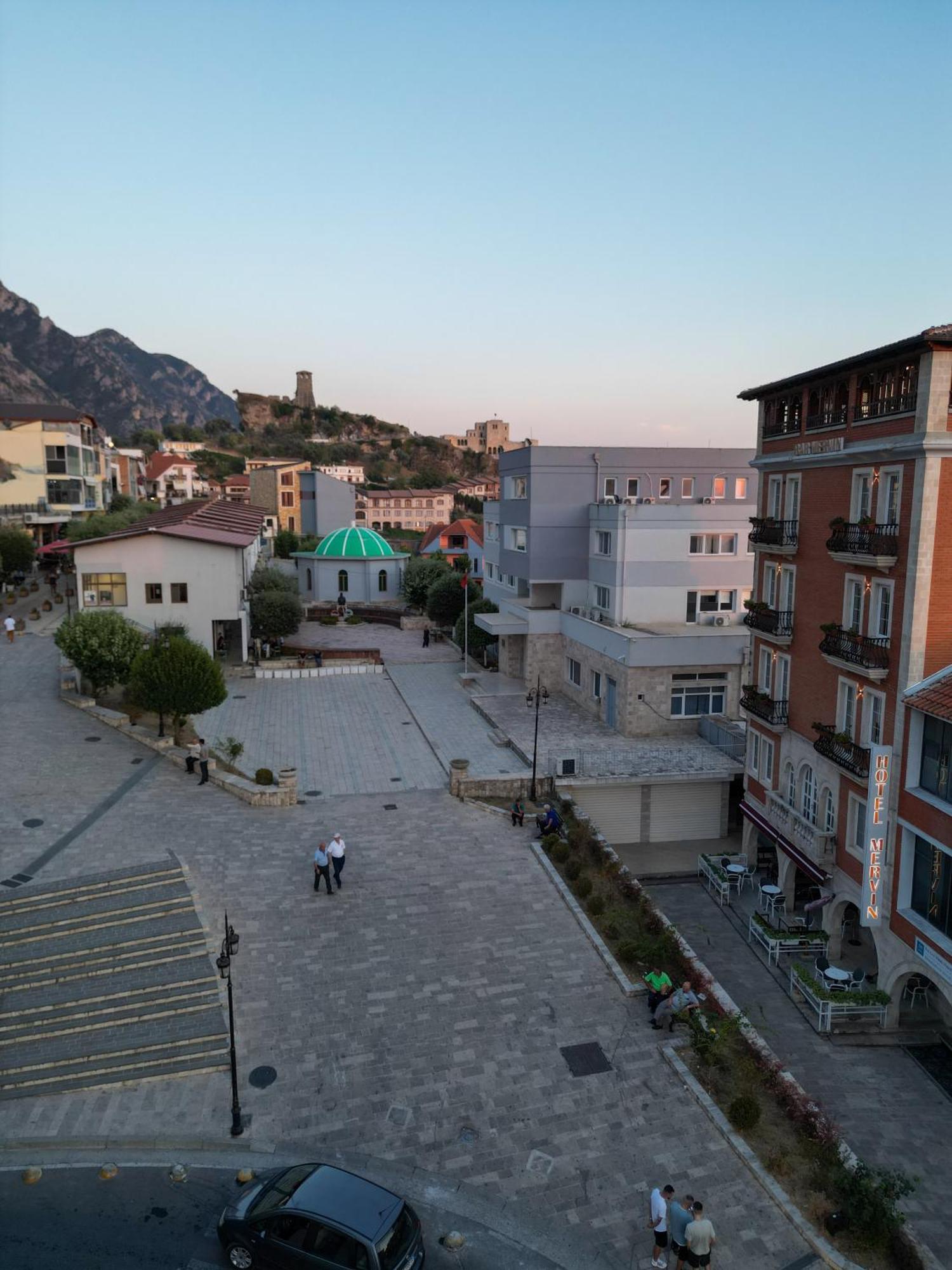 Mervin Hotel Krujë Eksteriør billede